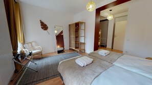 4 slaapkamers, een bureau, geluiddichte muren