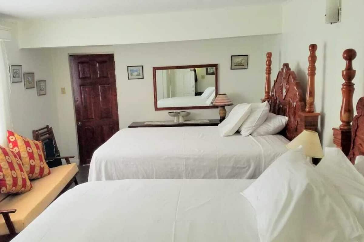 3 bedrooms, in-room safe, individually decorated, individually furnished