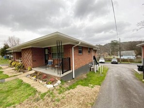 Exterior - St. Elmo Abode-3 mi to Ruby Falls (Chattanooga)