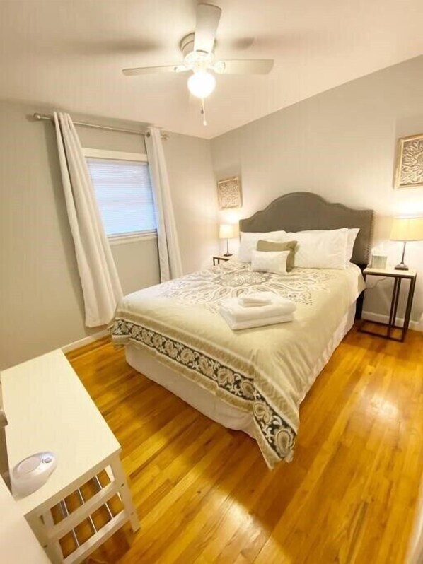 2 bedrooms, iron/ironing board, WiFi