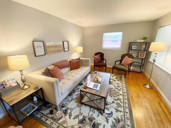 TV - St. Elmo Abode-3 mi to Ruby Falls (Chattanooga)