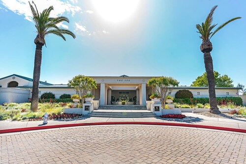 "Wine Lover's Retreat; A Hidden Gem in Napa Valley"