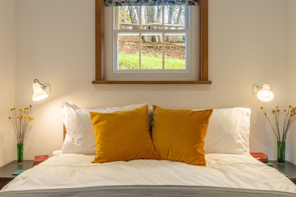 Light and airy bedroom with a cosy feel