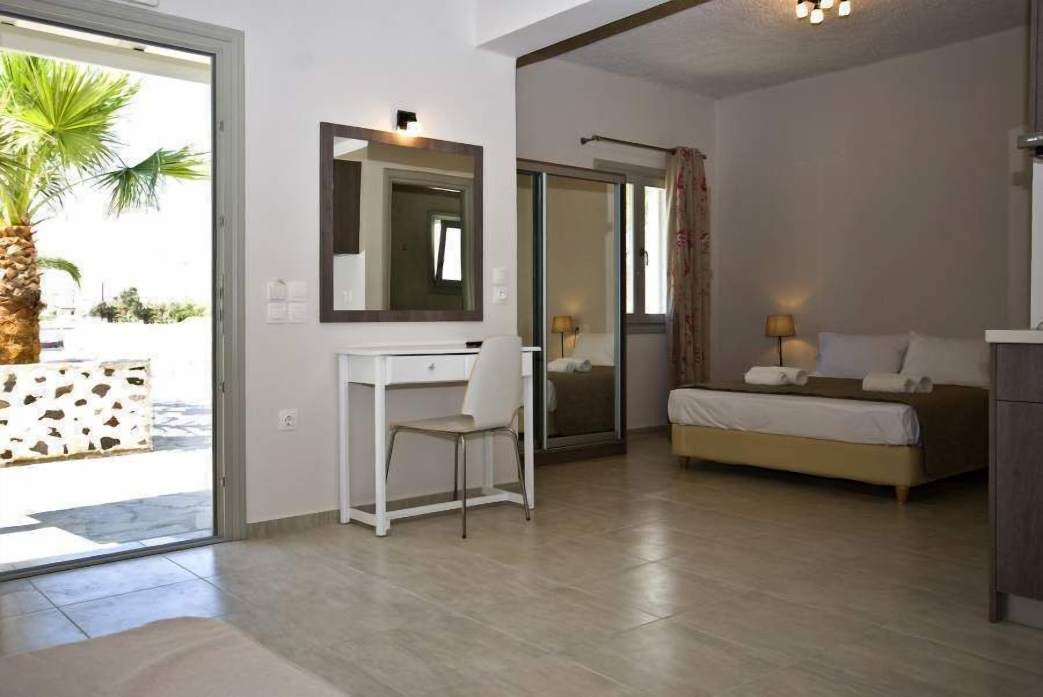 standard studio, pool view (3 adults) | in-room safe, desk, soundproofing, free wifi