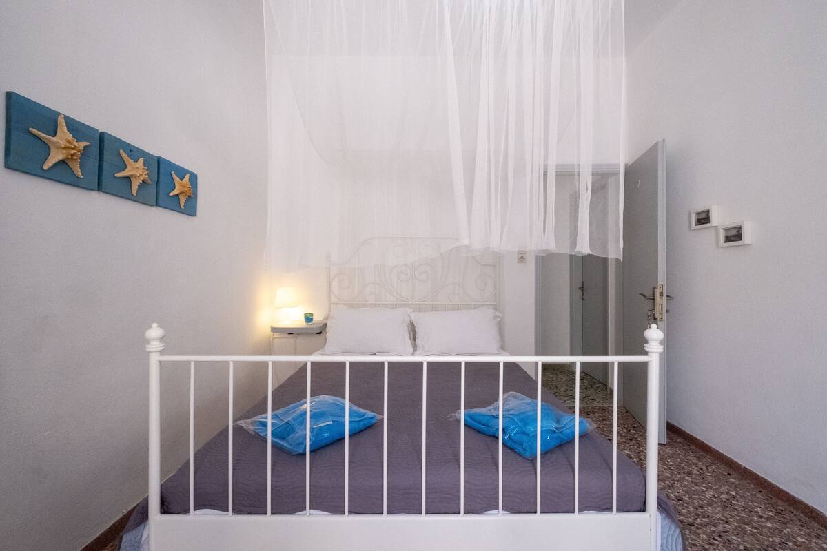 Iron/ironing board (on request), WiFi (free), bed sheets