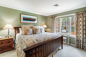 3 Schlafzimmer, Schreibtisch, Bügeleisen/Bügelbrett, Reisekinderbett