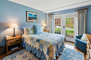 3 bedrooms, desk, iron/ironing board, travel cot - Topnotch Resort Home with Garage, Grill and Patio (Stowe)