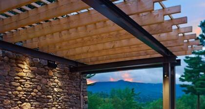 Topnotch Resort Home with Garage, Grill and Patio