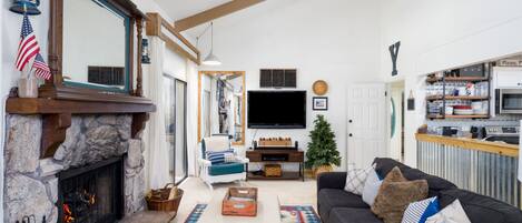 Smart TV, fireplace, DVD player