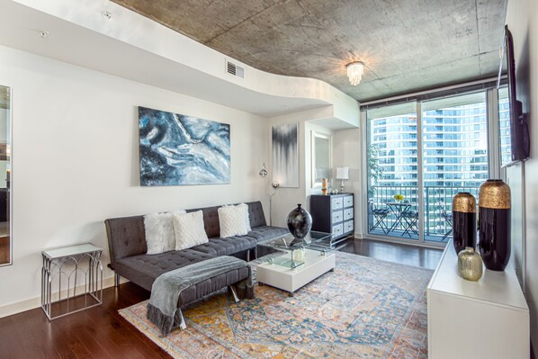 55-inch Smart TV with digital channels, TV, Netflix