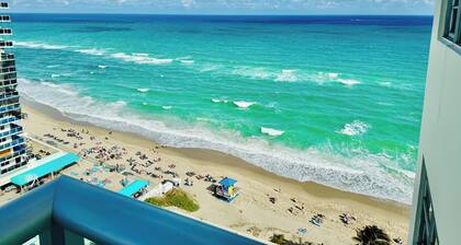 The Tides on Hollywood