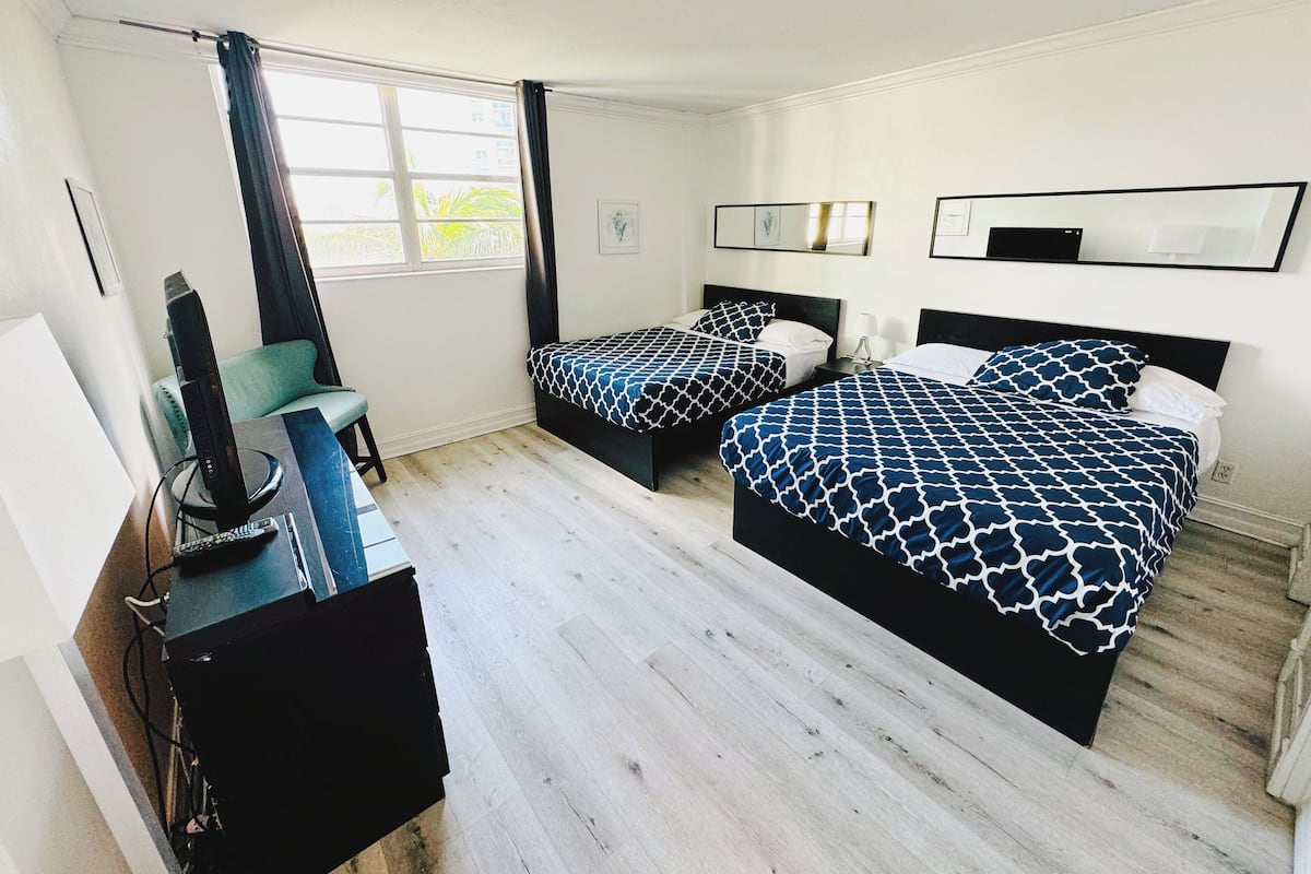 Superior Apartment, 2 Bedrooms, Balcony, Pool View | 2 bedrooms, blackout drapes, soundproofing, iron/ironing board