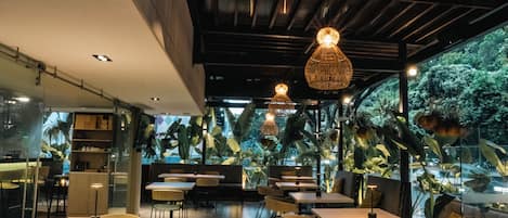 Breakfast, lunch, dinner served; local cuisine