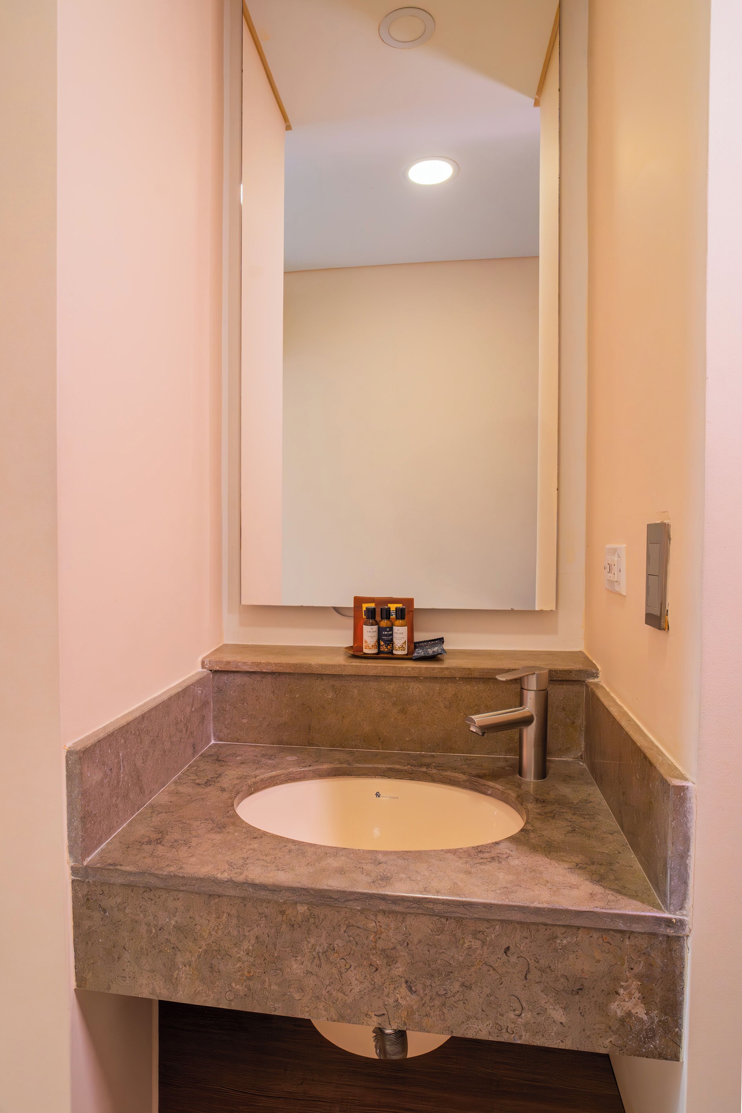 standard twin room | bathroom | shower, free toiletries, towels, soap