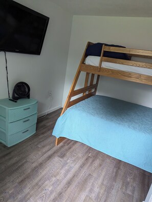 1 chambre, fer et planche à repasser, Wi-Fi gratuit, draps fournis