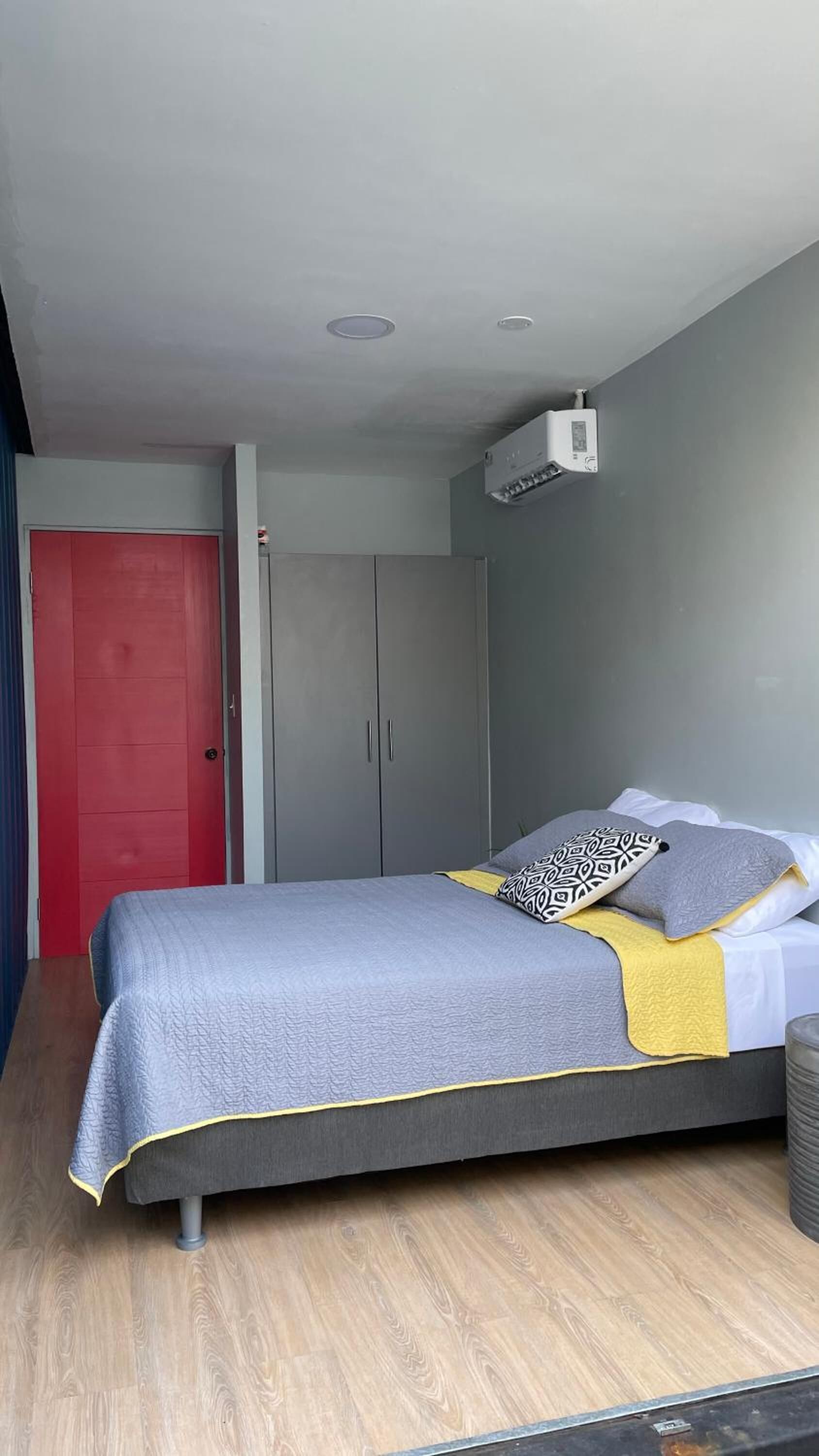 1 bedroom, pillow-top beds, blackout curtains, free wifi