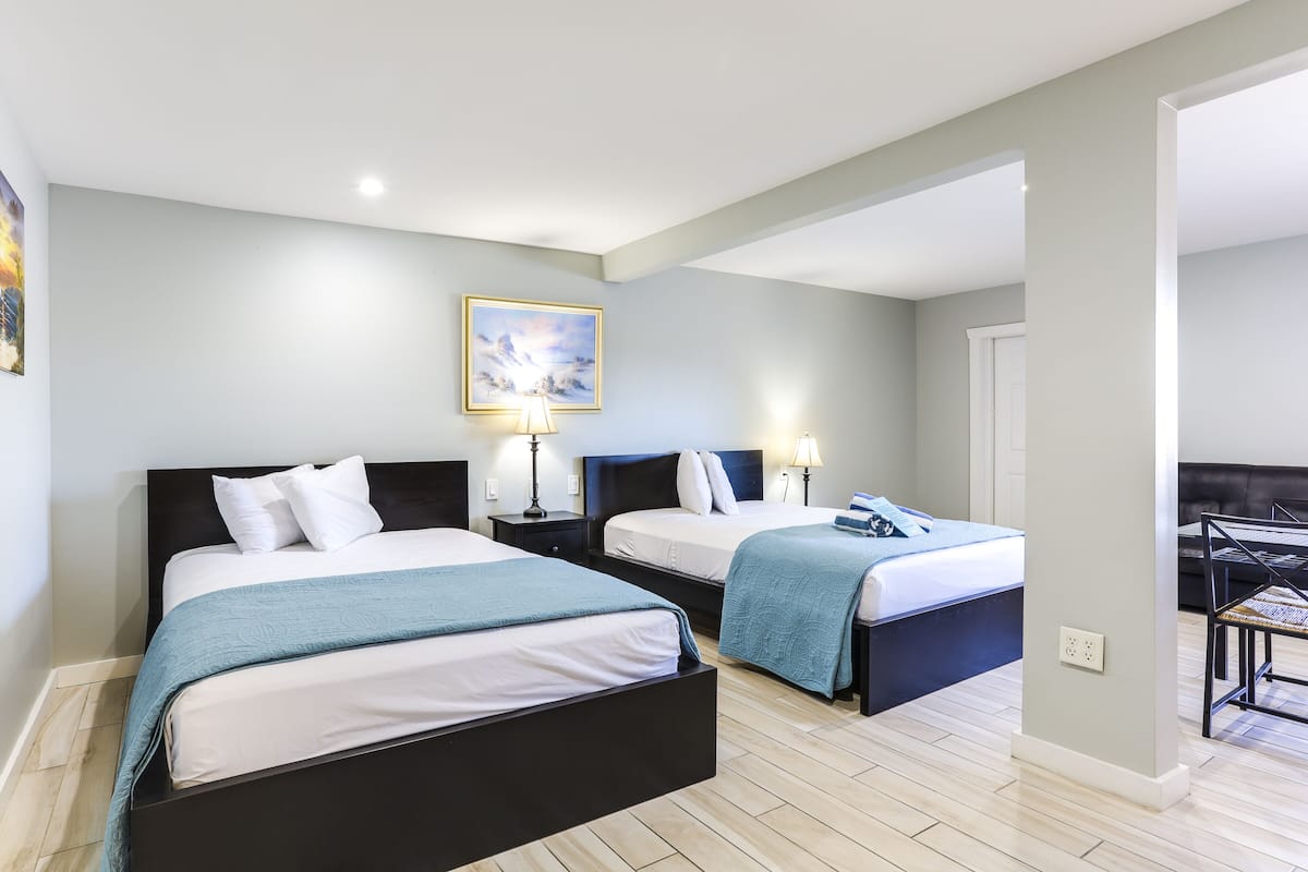 Family Double Room | Minibar, WiFi (free), bed sheets