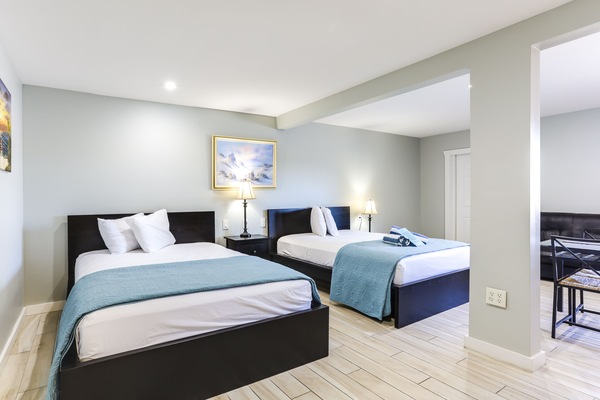 Family Double Room (3) | Minibar, WiFi (free), bed sheets