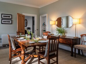 Dining - Adventure awaits you on your very own private island off Skye! (Isle of Skye)