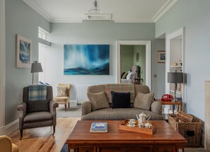 Living area - Adventure awaits you on your very own private island off Skye! (Isle of Skye)