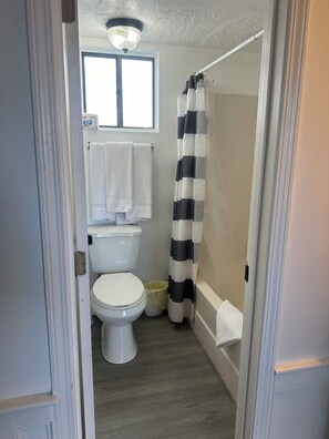 Deluxe King Room | Badezimmer