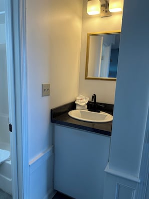 Deluxe Double Room , 2 Double Beds | Bathroom