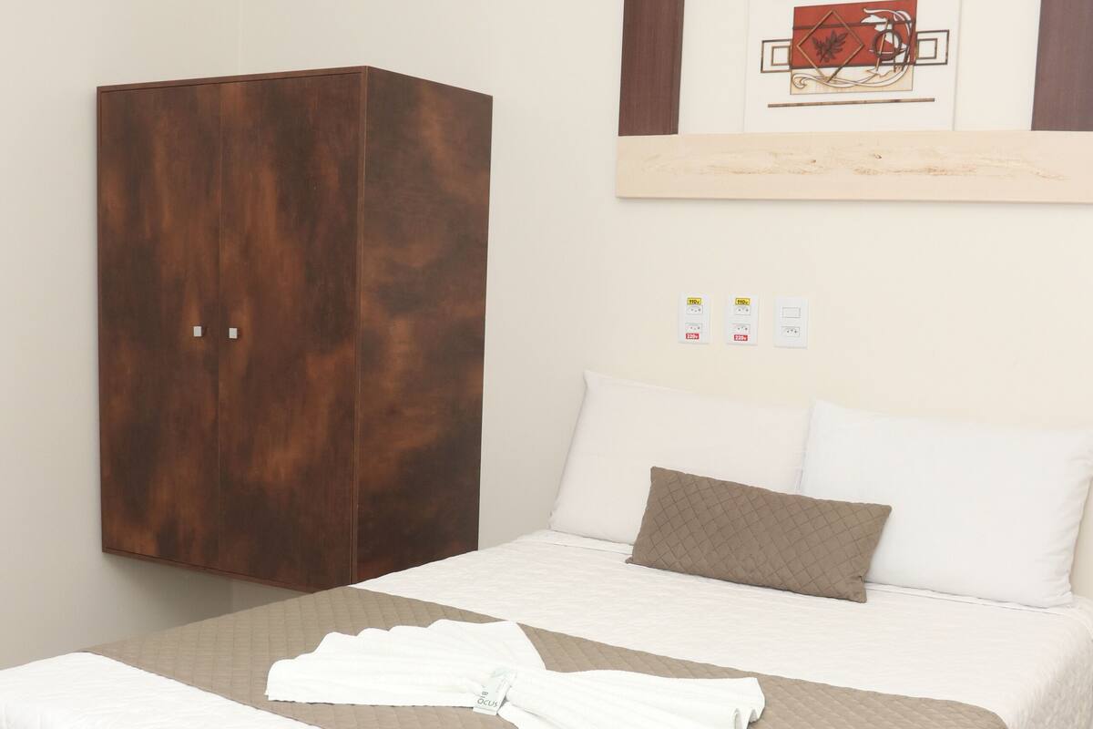 Minibar, desk, WiFi (free), bed sheets