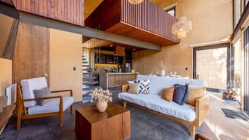 Smart TV, fireplace, video games, table tennis