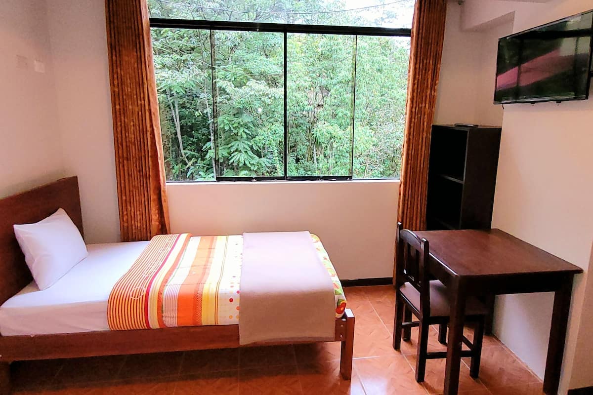 Double Room | Iron/ironing board (on request), WiFi (free), bed sheets