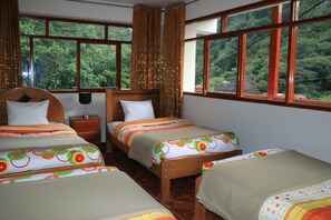 Quadruple Room | Iron/ironing board, free WiFi, bed sheets - Hostal Hatun Wasi (Machu Picchu)