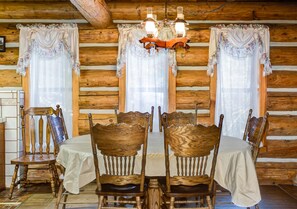 منزل - ٤ غرف نوم | تناول الطعام