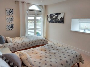 3 dormitorios, wifi gratis, ropa de cama