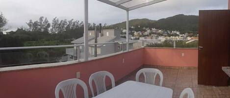 屋外ダイニングエリア