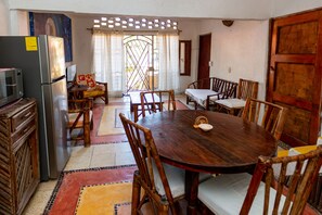 Superior Bungalow | Dining room - Casa Mexica (Zihuatanejo)
