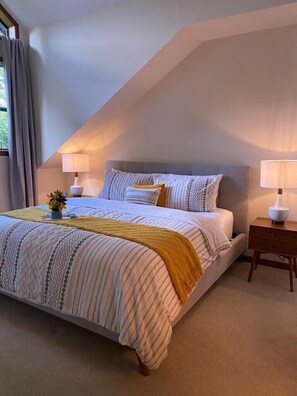 5 habitaciones, tabla de planchar con plancha, wifi y ropa de cama 