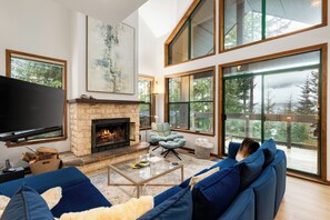 TV, fireplace - Ski-In/Ski-Out Access | Luxury 5BR | Central AC | Hot Tub | Garage | Managed by Aloha Whistler (Whistler)