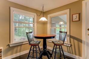 Dining - Stay On The Saco River Next To A Covered Bridge - 2pm Check in/out (Conway)