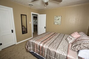 3 bedrooms, premium bedding, WiFi, bed sheets