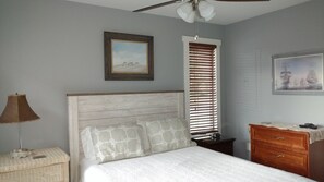 4 bedrooms, desk, iron/ironing board, free WiFi