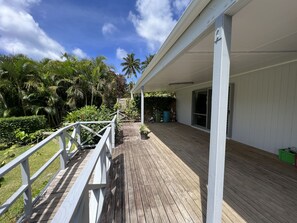 Property grounds - TUROU RETREAT Rarotonga sleeps 10 near MURI BEACH (Muri Beach)