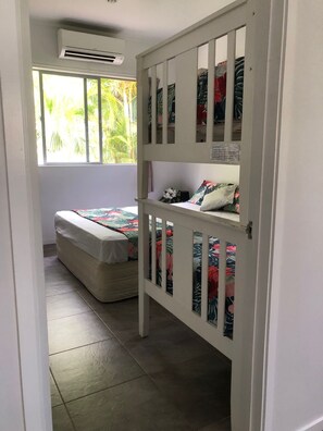 3 bedrooms, in-room safe, desk, iron/ironing board