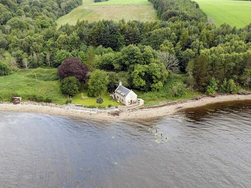 2 bedroom accommodation in Dingwall