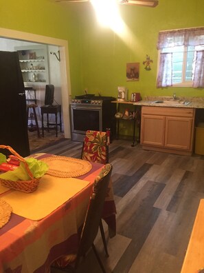 Dining - Mom's Place in Old Bisbee (Bisbee)