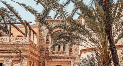 MAGIC! Large house with private pool/ 10 people/4 bedrooms/3 bathrooms.