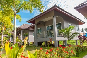 ด้านหน้าที่พัก