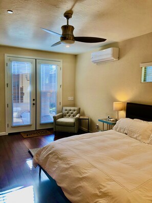 3 habitaciones, caja de seguridad en la habitación y escritorio