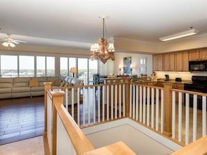 Condo, 5 Bedrooms