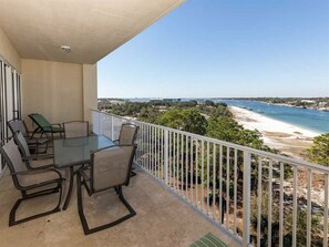 Condo, 5 chambres | Balcon