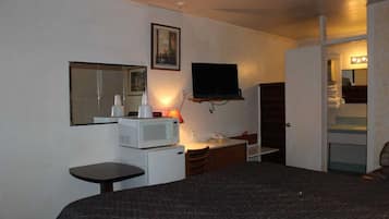 Room, 1 King Bed, Non Smoking | Individually decorated, individually furnished, free WiFi