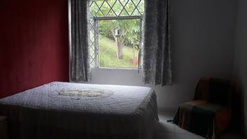 6 quartos, Wi-Fi de cortesia, roupa de cama